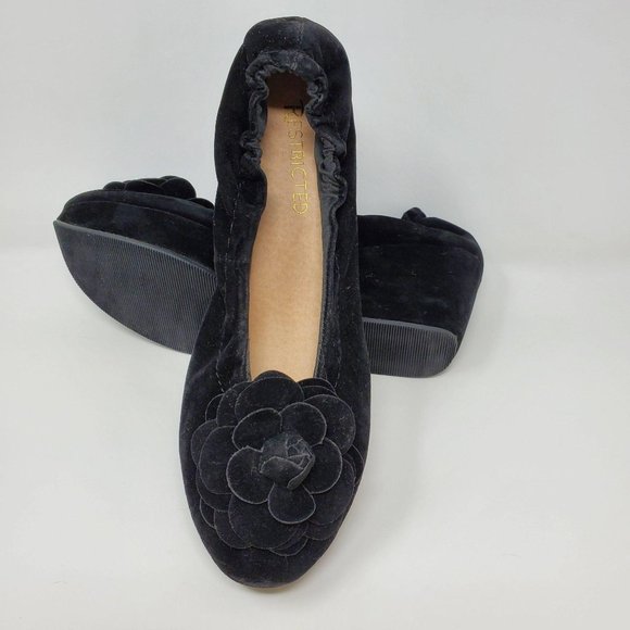 Restricted Velvet Platform Flower Detail Size 7.5 - Picture 1 of 8